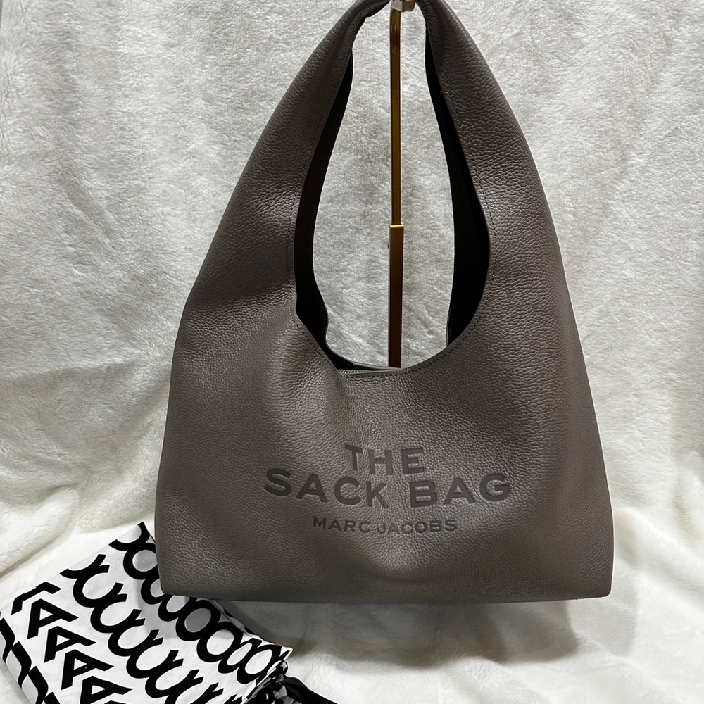 Marc Jacobs The Sak Bag L in Cement color